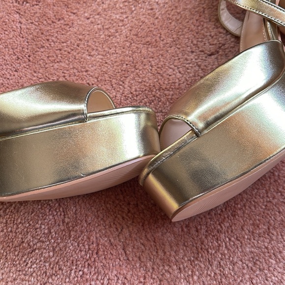 Lulus gold dressy /wedding shoes almost new - Picture 15 of 17